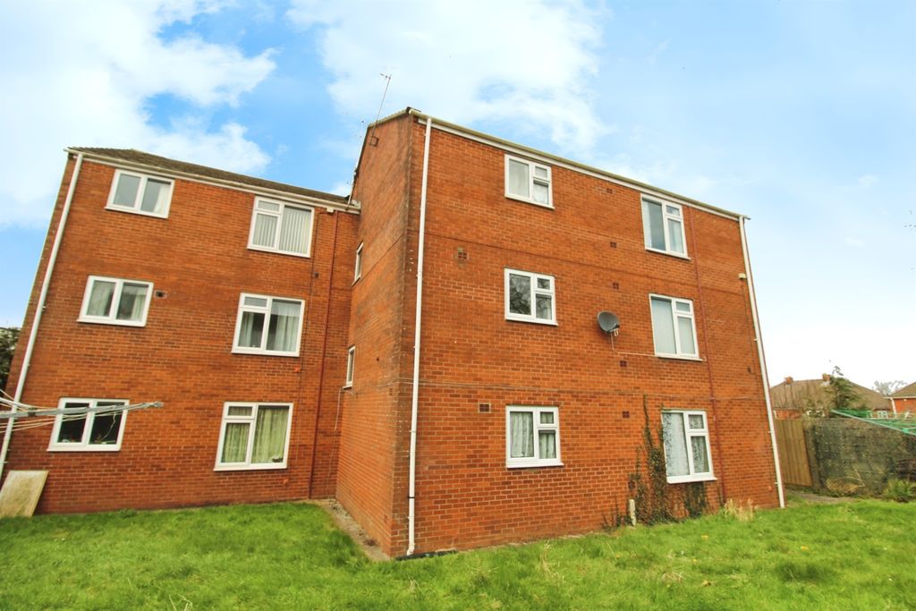 Property photo 2 of 16