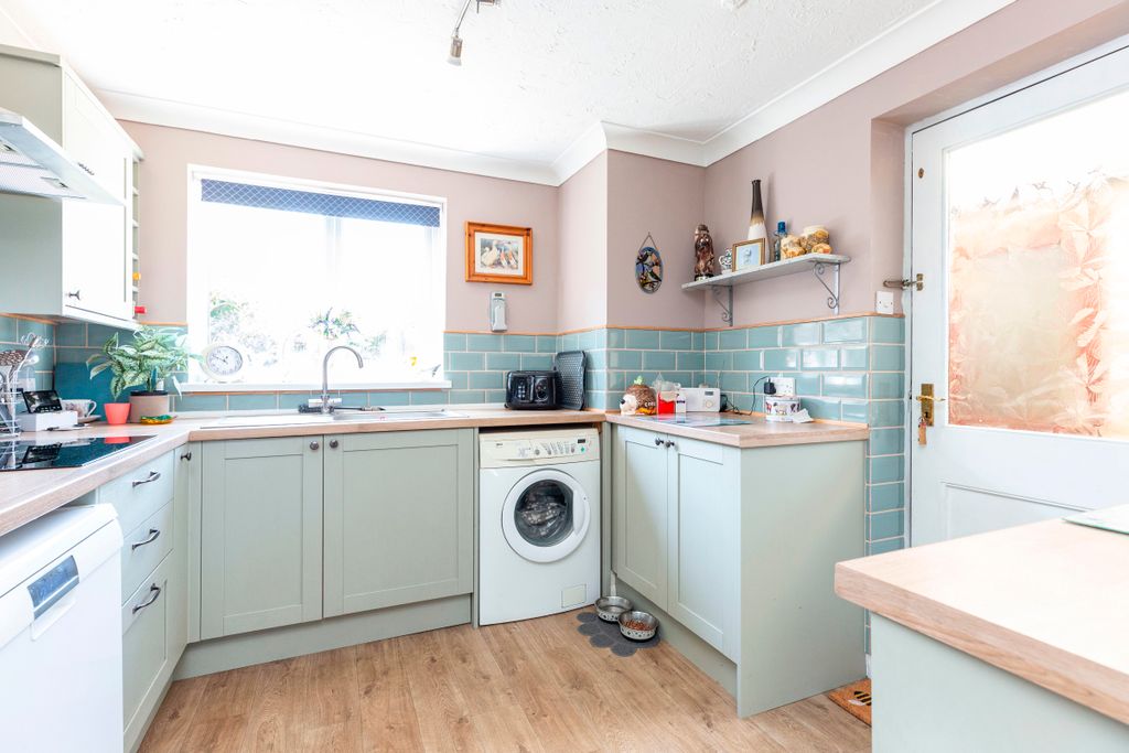 Property photo 2 of 13