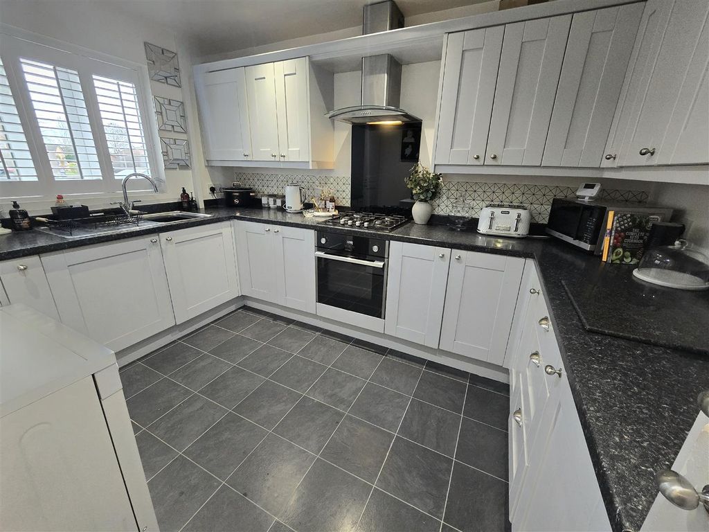 Property photo 3 of 22 Kitchen 1