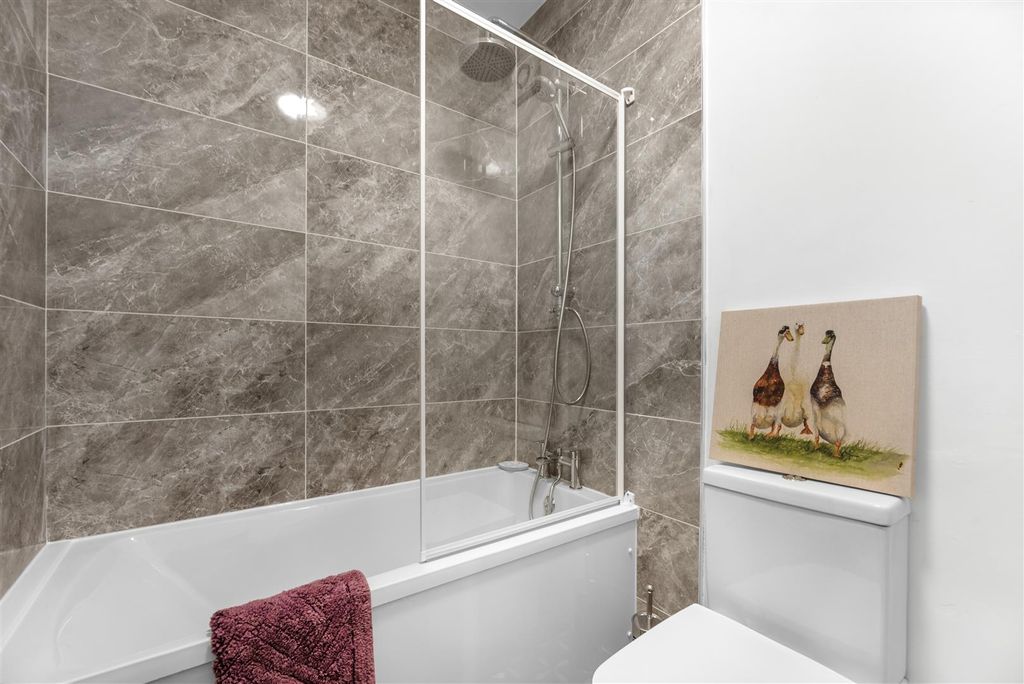 Property photo 3 of 20 Bathroom