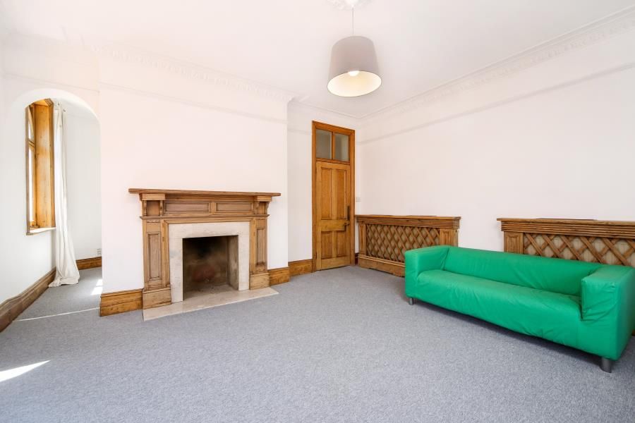 Property photo 2 of 8
