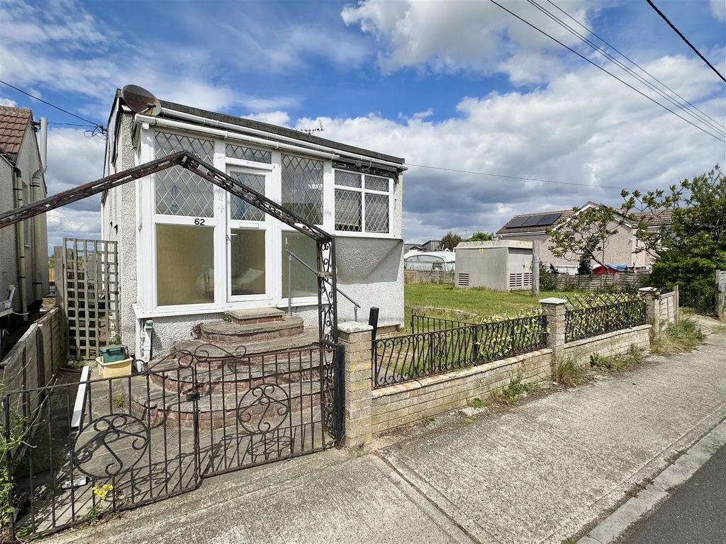 Property photo 1 of 10 Outside Front