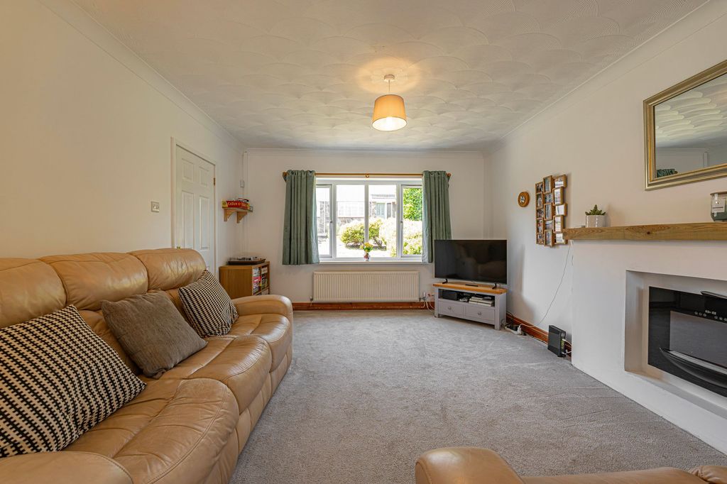 Property photo 2 of 47