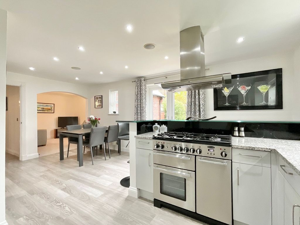 Property photo 2 of 34