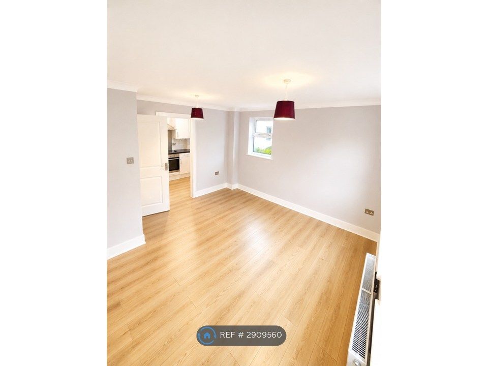 Property photo 2 of 10 Living Room Pic 2