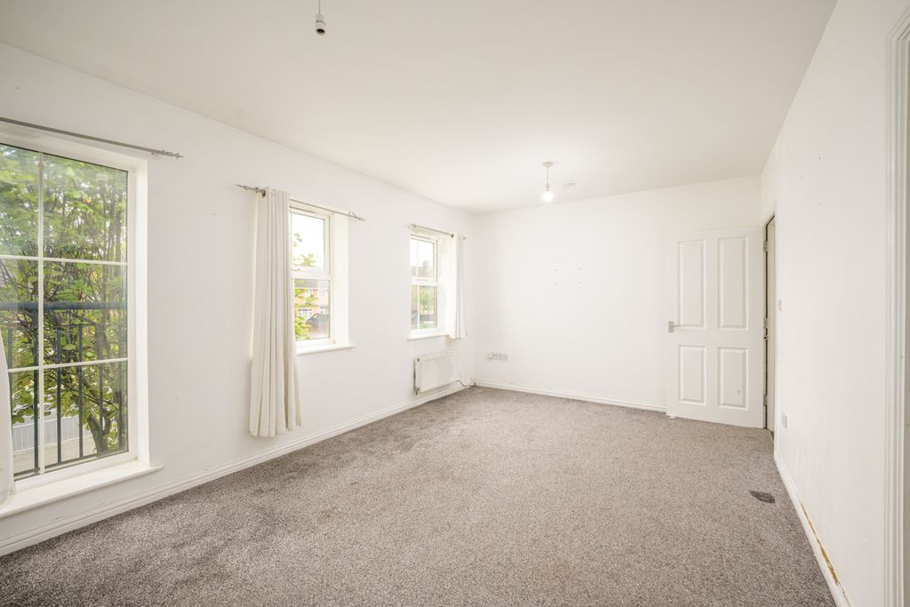 Property photo 3 of 15 07