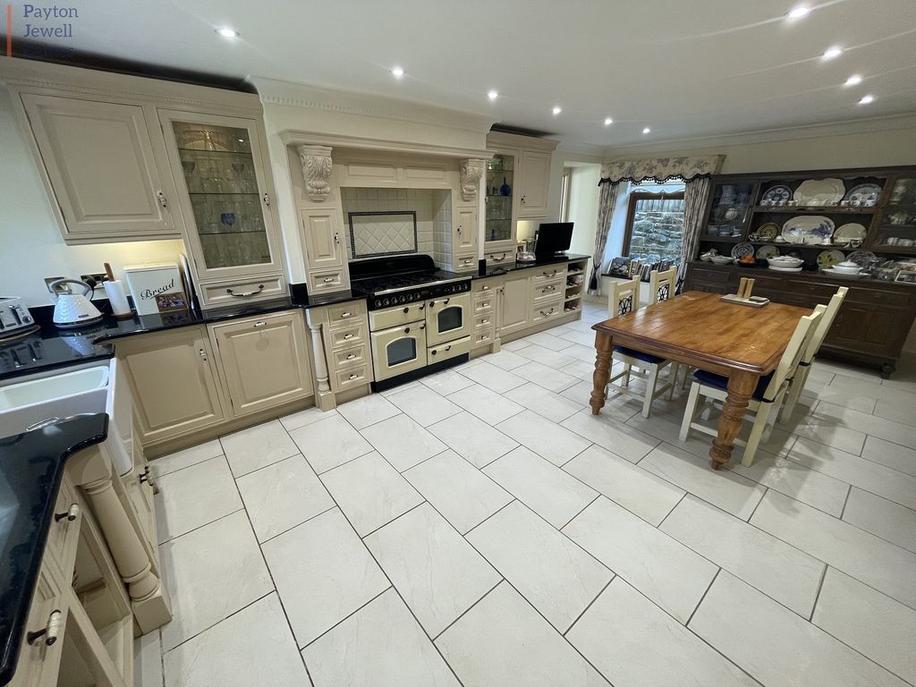 Property photo 2 of 18 Not Specified