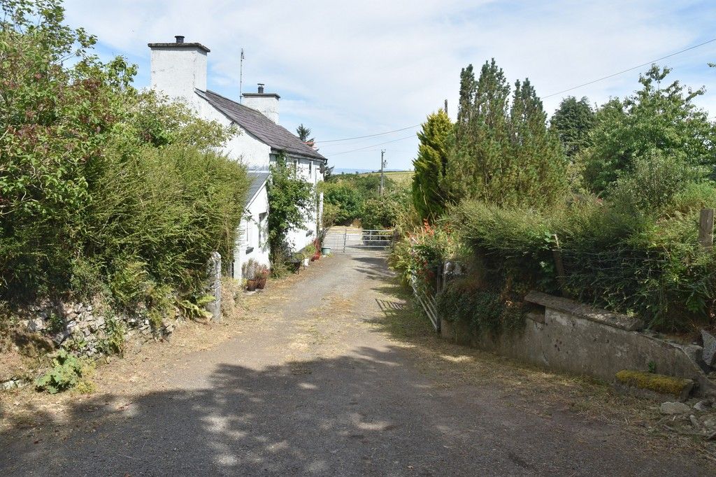 Property photo 2 of 31