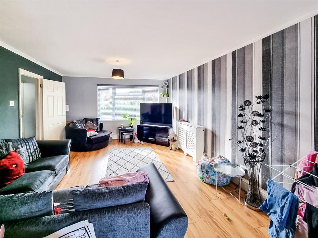 Property photo 3 of 9 Lounge/Diner