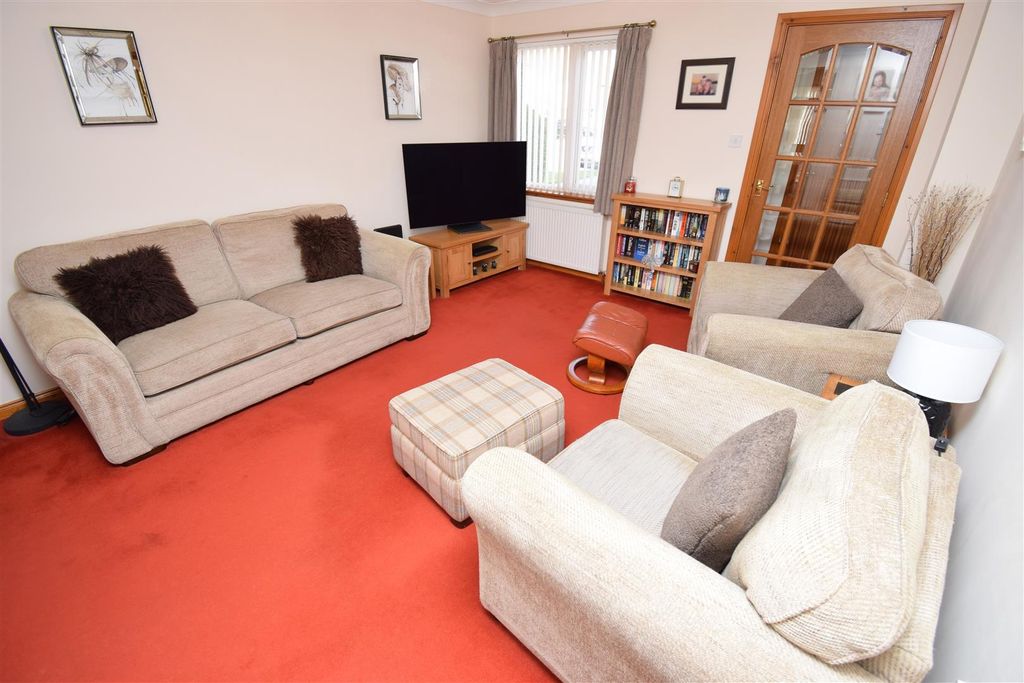 Property photo 3 of 31 Lounge.Jpg