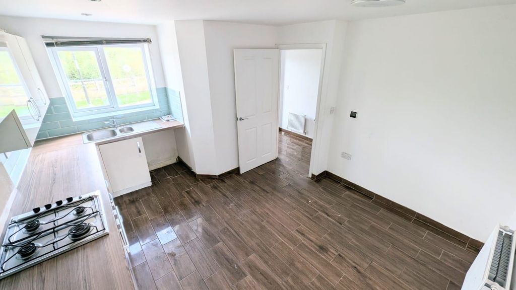 Property photo 3 of 21 c613516F-Eb88-4341-Bee6-7441ce1014A6.Jpg