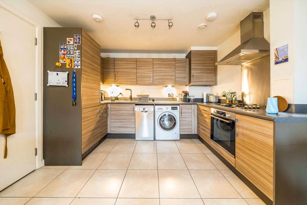 Property photo 3 of 5