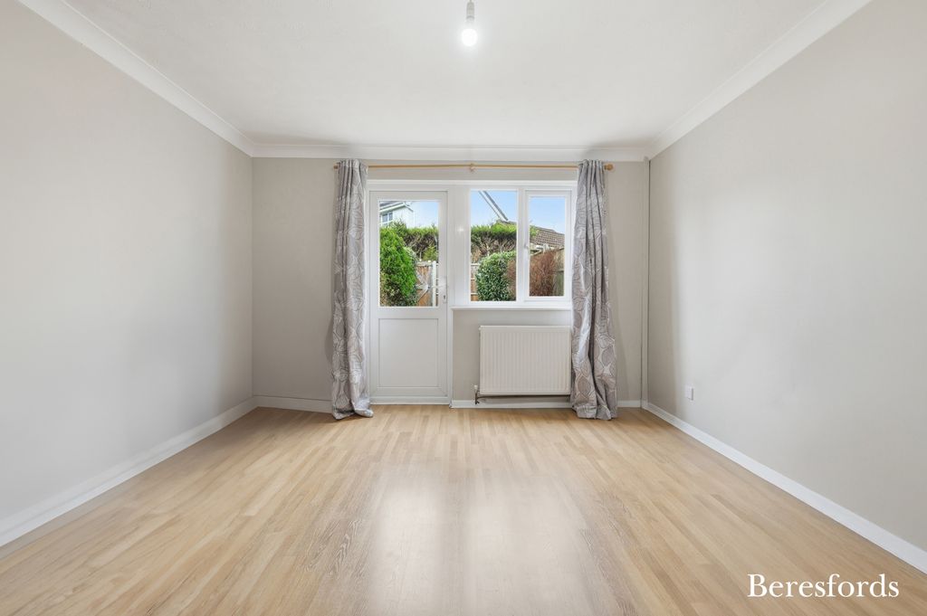 Property photo 2 of 14 Picture No. 17