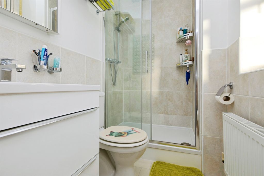 Property photo 2 of 20