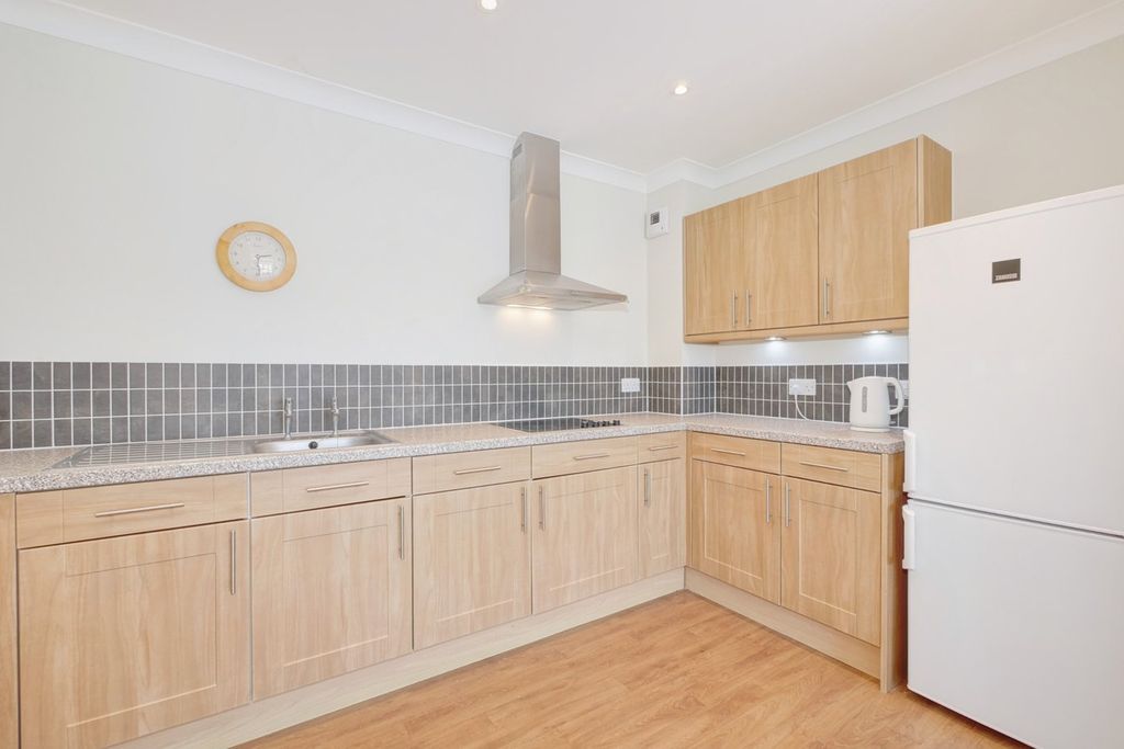 Property photo 2 of 14