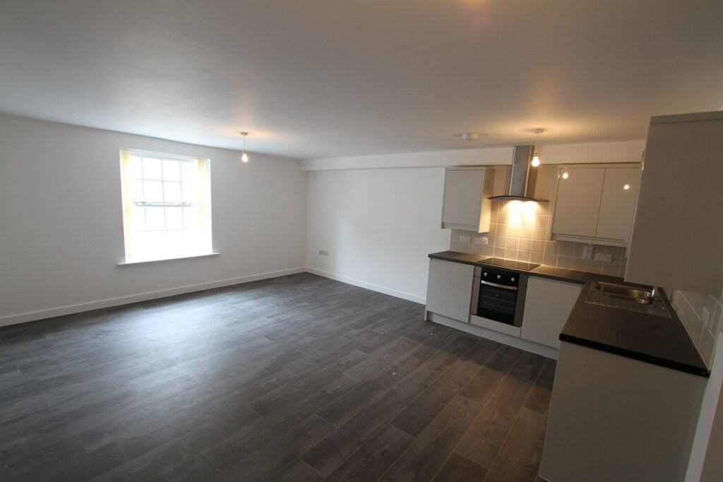 Property photo 1 of 3