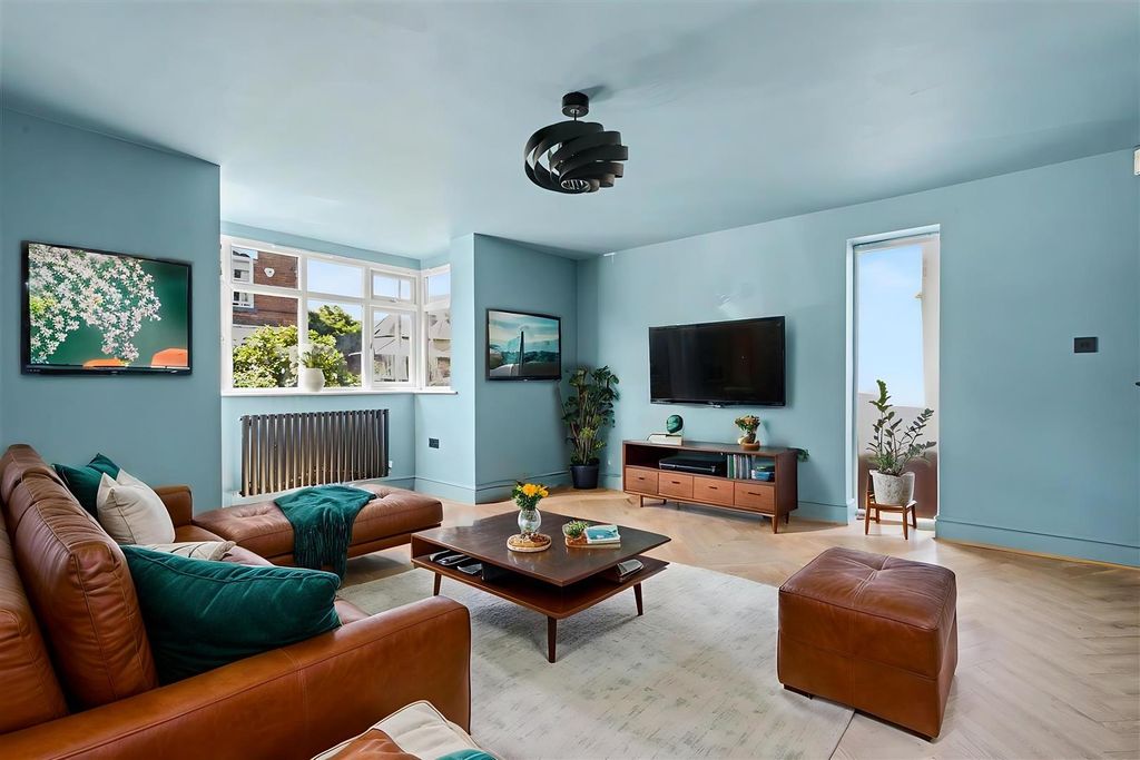 Property photo 2 of 24 Lounge Ai