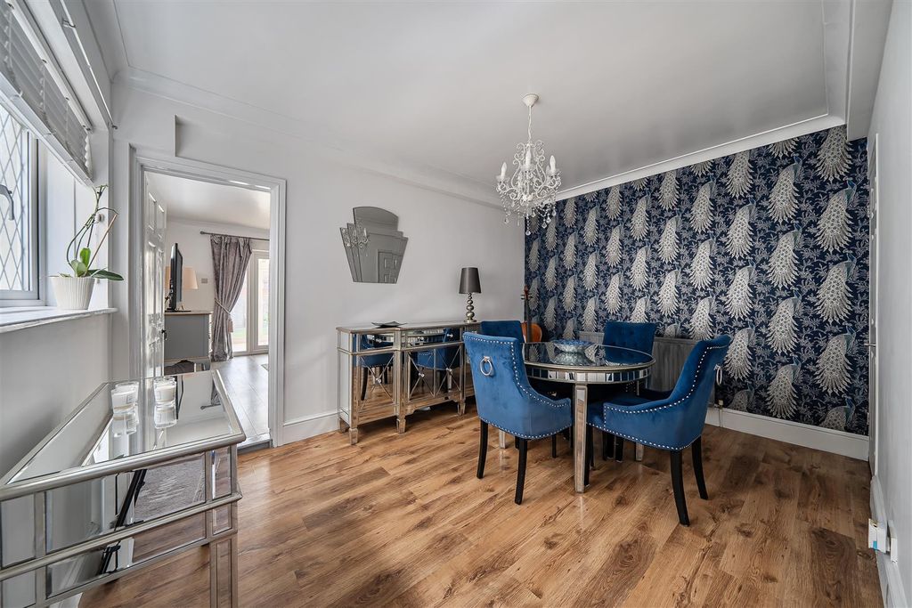 Property photo 3 of 20 1415906-14-698F165848Ff2.Jpg