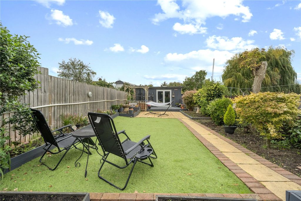 Property photo 2 of 22 Picture No. 30