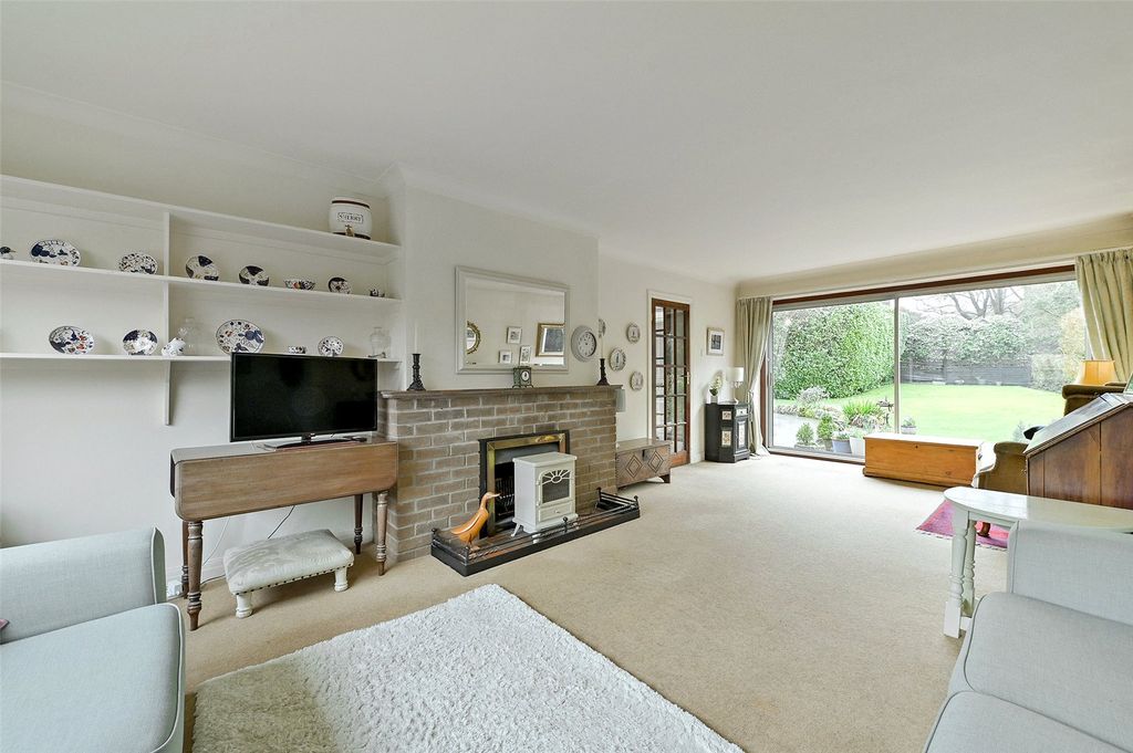 Property photo 2 of 15 Sitting Room