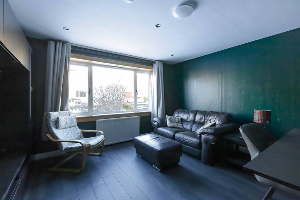 Property photo 2 of 23