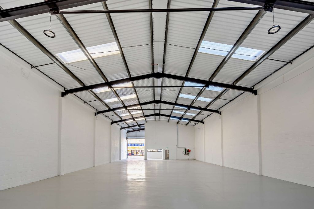 Property photo 1 of 33