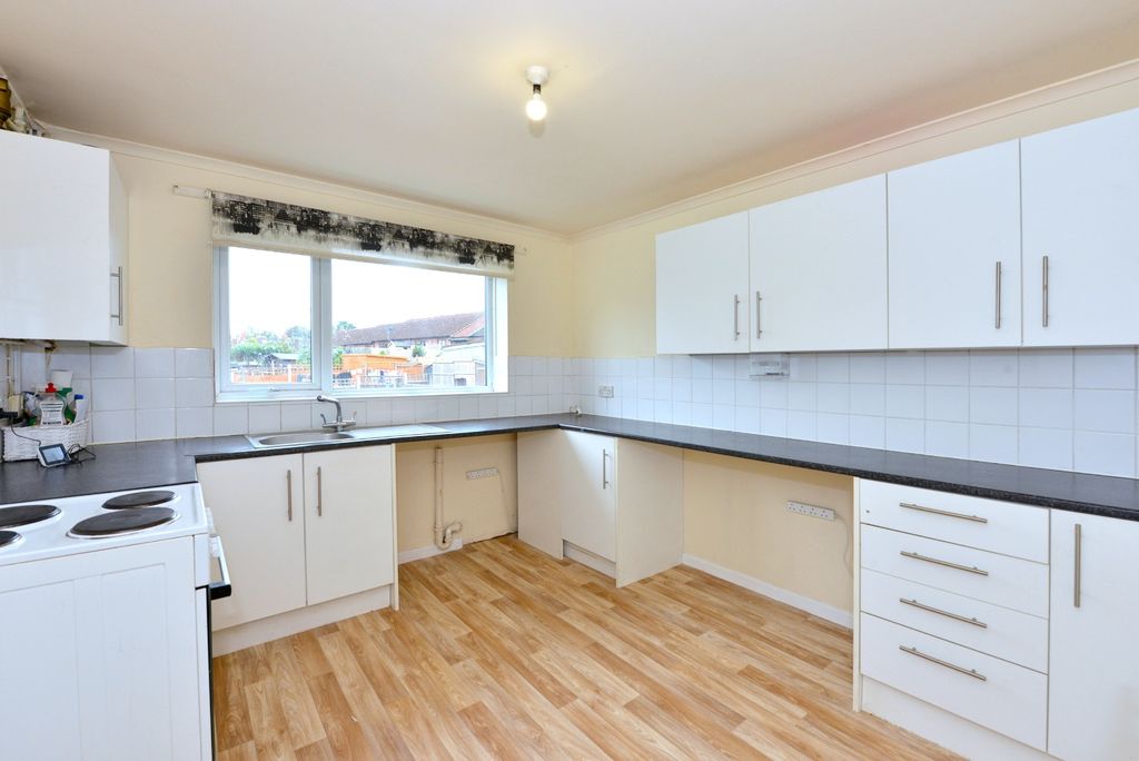 Property photo 3 of 11 4518336