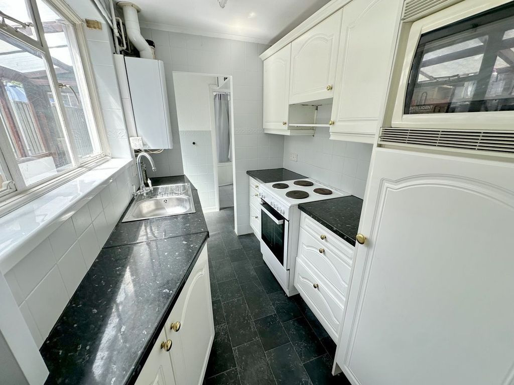 Property photo 2 of 23