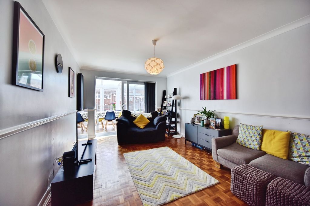 Property photo 1 of 17 Pbox-Img.Jpg