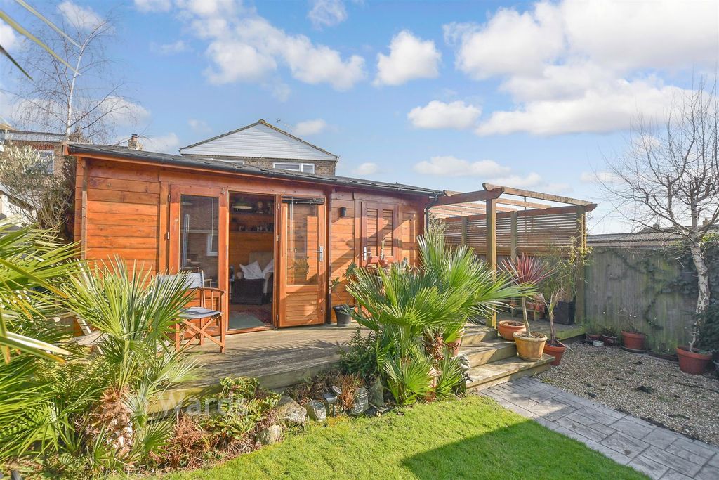 Property photo 2 of 15 Workshop/Outbuildings