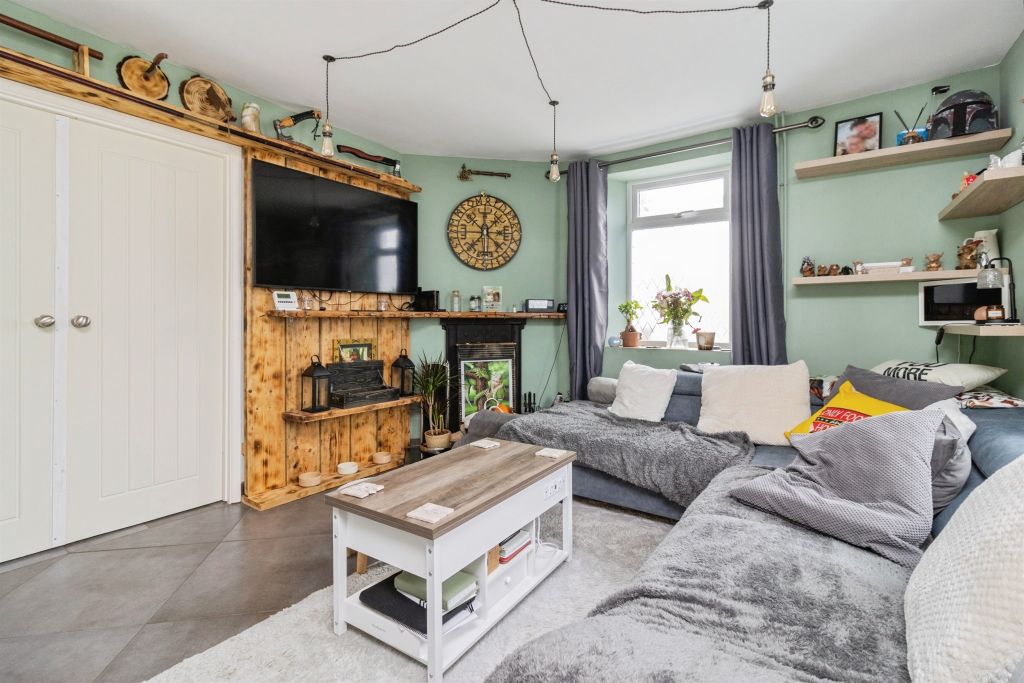 Property photo 3 of 18