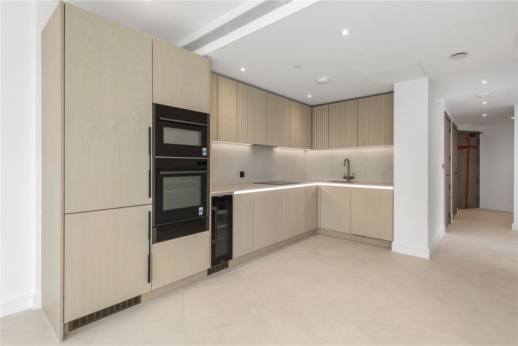 Property photo 2 of 10 Kitchen
