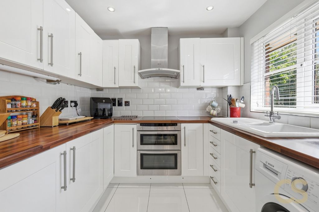 Property photo 3 of 12 5202267