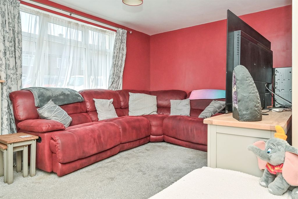Property photo 2 of 17