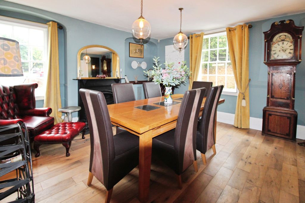 Property photo 3 of 32 Photo #3