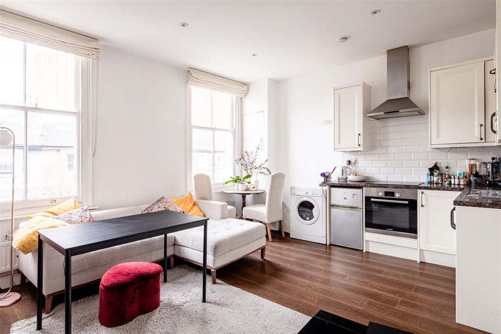 Property photo 2 of 9 Richmond Way-6.Jpg