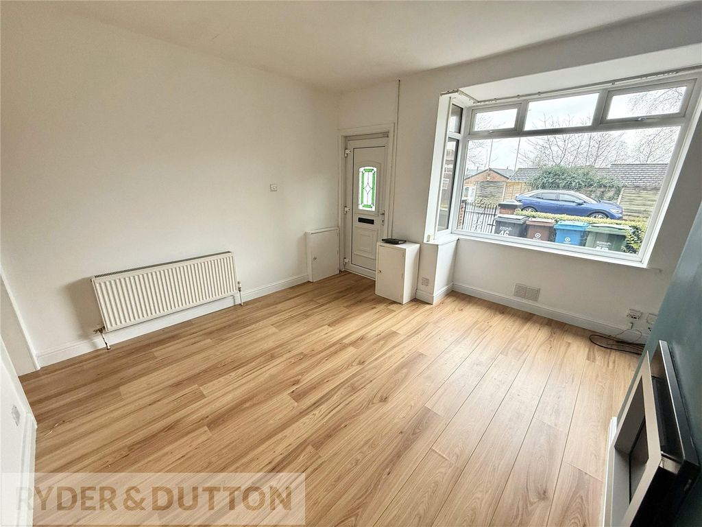 Property photo 3 of 22 Lounge