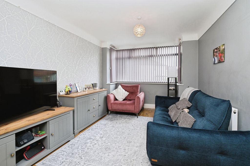 Property photo 2 of 10 Pbox-Img.Jpg