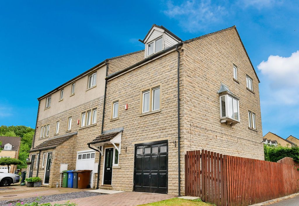 Property photo 3 of 31
