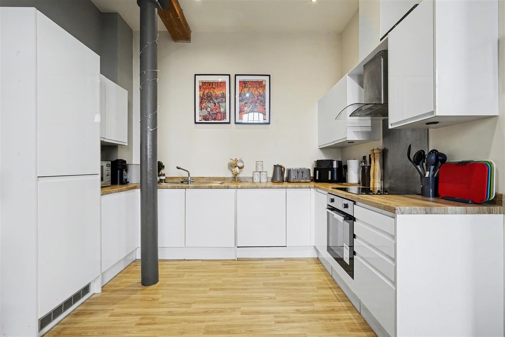 Property photo 3 of 16 Kitchen 1_1.Jpeg