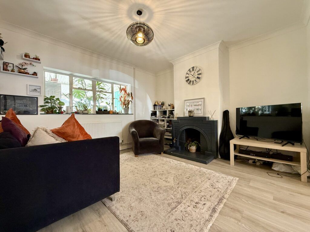 Property photo 3 of 28