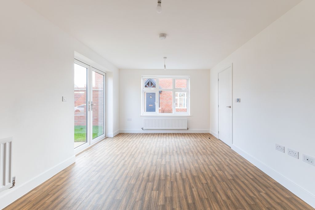 Property photo 3 of 12 Photo