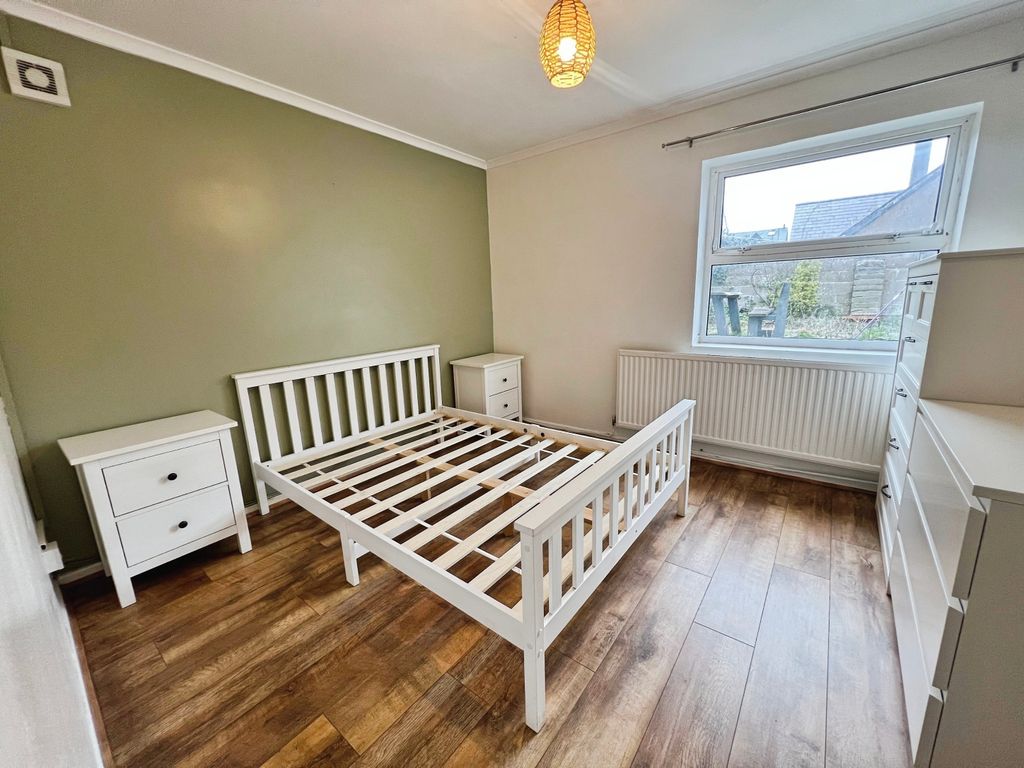 Property photo 3 of 5 Bedroom 1