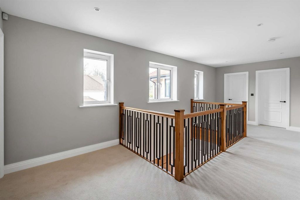 Additional image 59 of 4 bed detached house for saleCross Lanes, Guildford GU1
