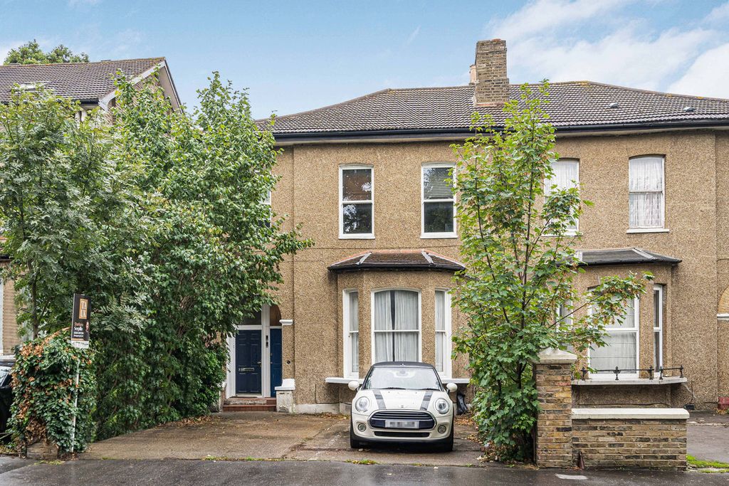 Property photo 2 of 12