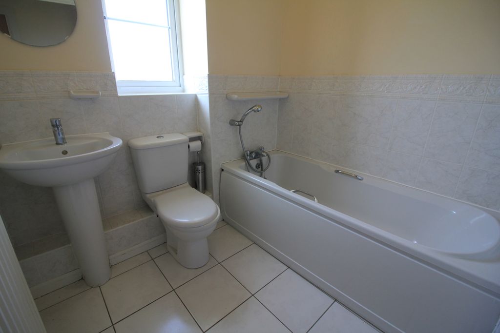 Property photo 3 of 4