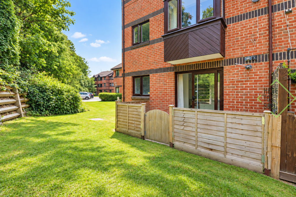 Property photo 3 of 11 Hamburgh Court, Cheshunt, En8- Garden