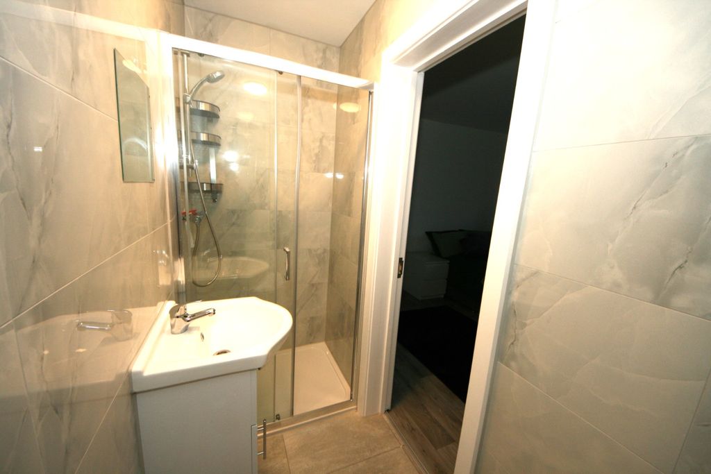 Property photo 2 of 7 4544281