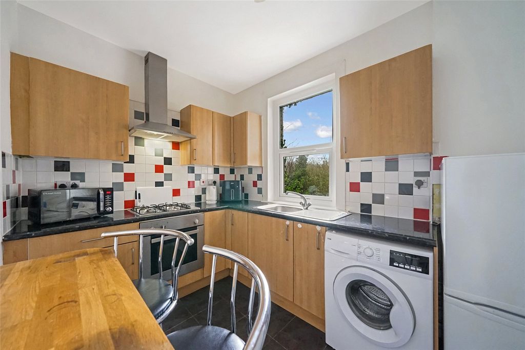 Property photo 3 of 18 Kitchen