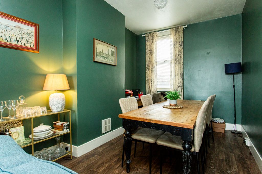 Property photo 3 of 13 Picture 3